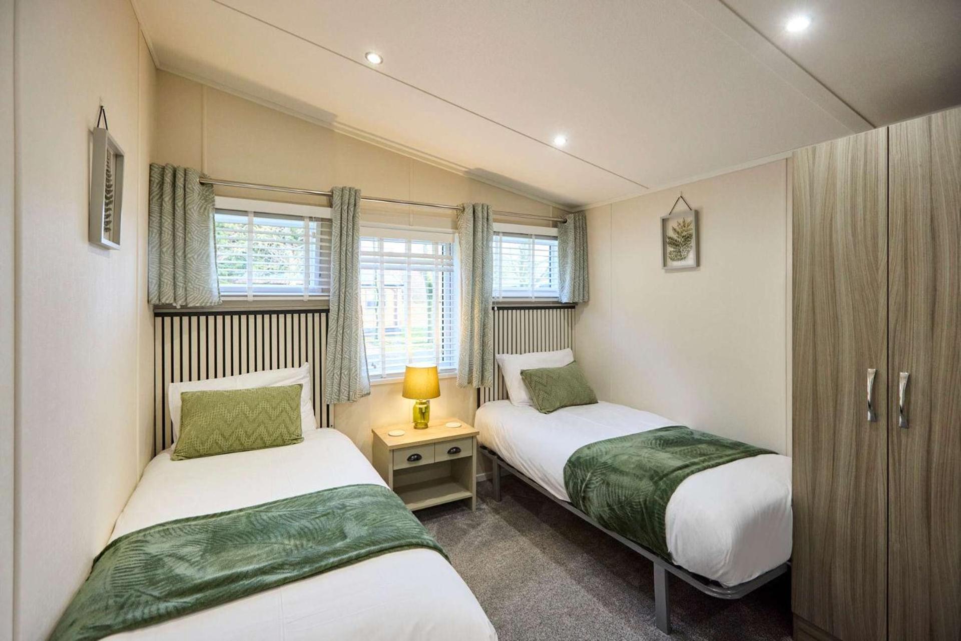 The Yorkshire Burrow Lodge With Hot Tub — Photos 2